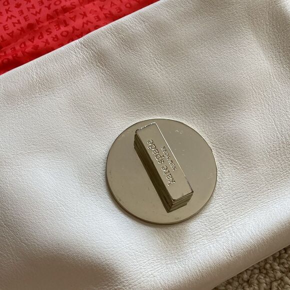 Kate Spade Aster Court Naomi Crossbody Bag Purse Quilted White Red Lining VEUC - Picture 14 of 15